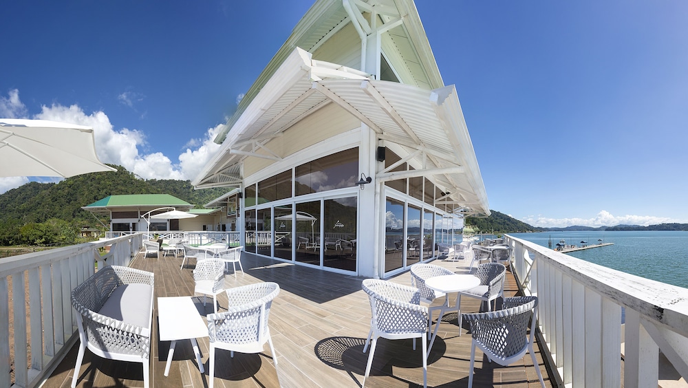 Amaka Ocean Living Lodge 76/82