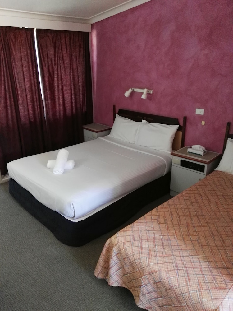 Bushmans Retreat Motor Inn 13/41