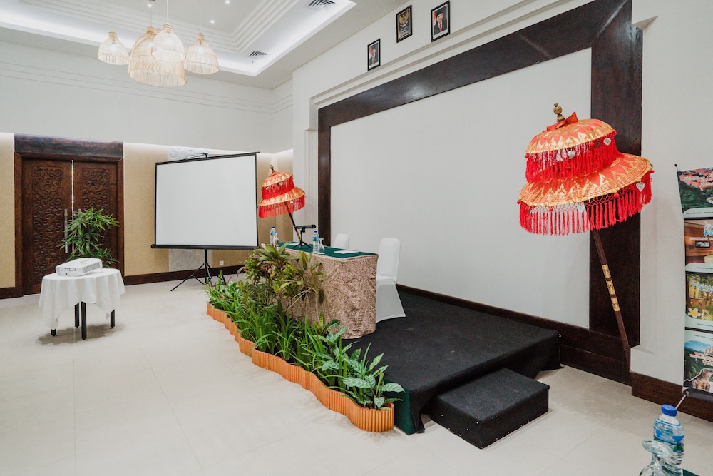 Bintang Flores Hotel 22/65