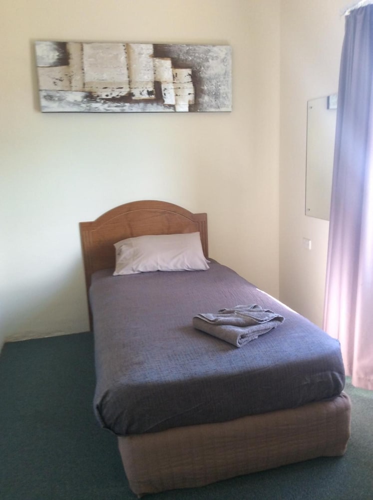 The New Whyalla Hotel 16/33