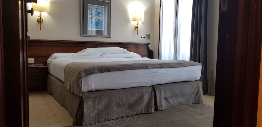 Gran Hotel Paraiso 30/65