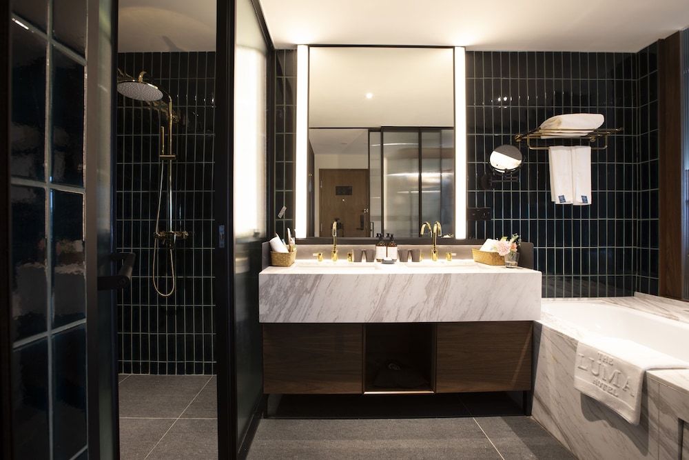 Eden, Deluxe, 2 Queen Beds، The Luma Hotel 4/4