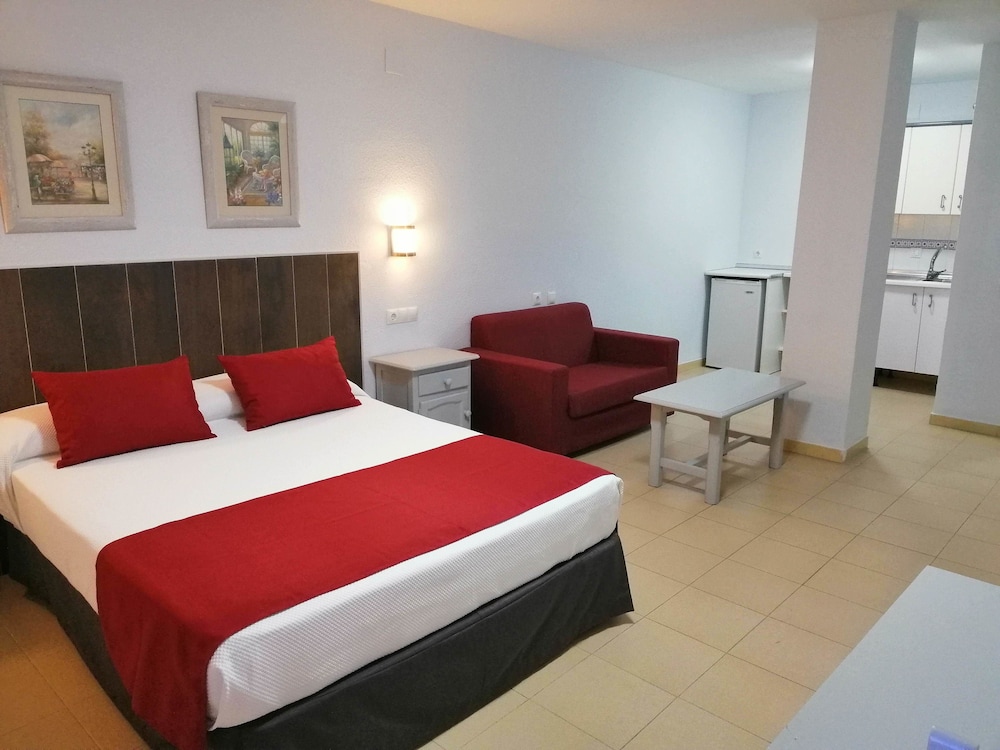 STUDIO, DOUBLE BED