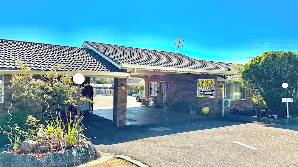 Golden Grain Motor Inn 56/62