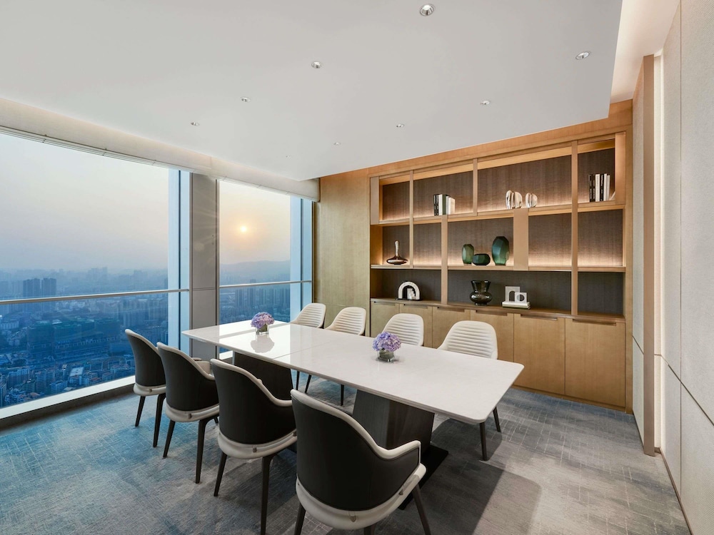 Pullman Shenzhen North 55/63