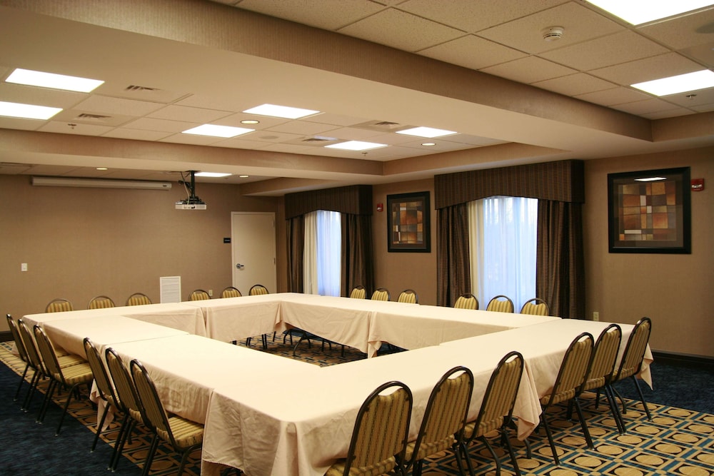 Hampton Inn Topeka 45/51