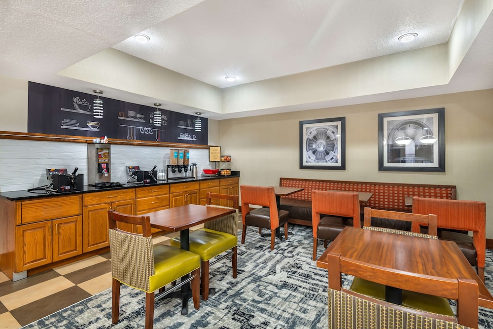 restaurant cafeteria