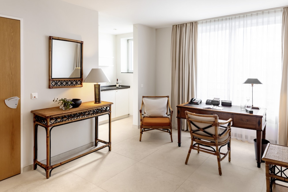 The Mandala Suites 54/56