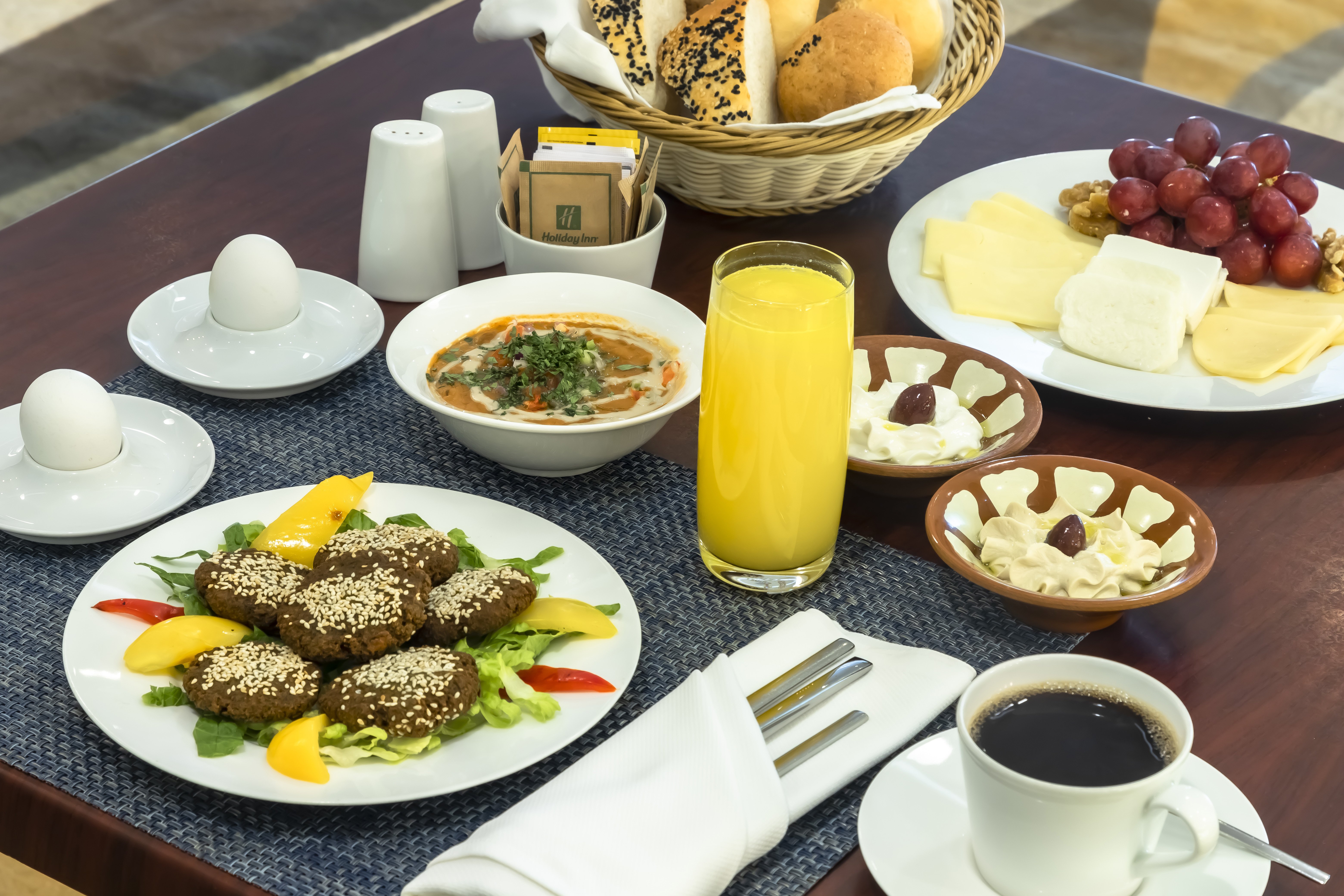 هوليداي إن ينبع(Holiday Inn Yanbu) 35/57