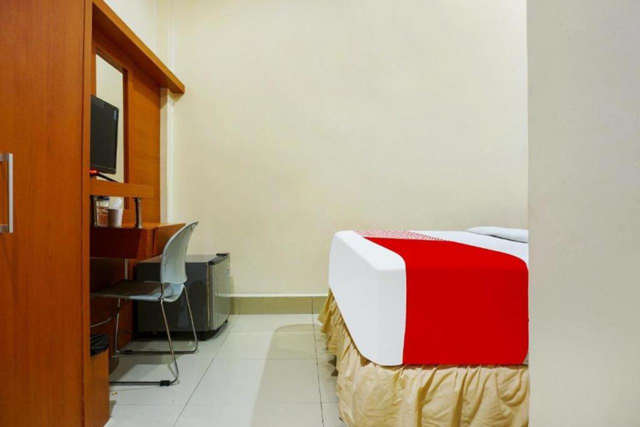 Hotel O near Mall Panakukang formerly Rika Hotel Makassar 23/30