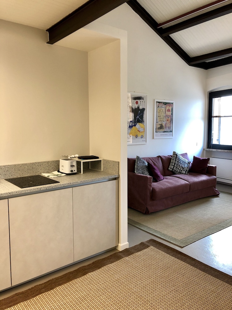 Rivadige Suite 38/50