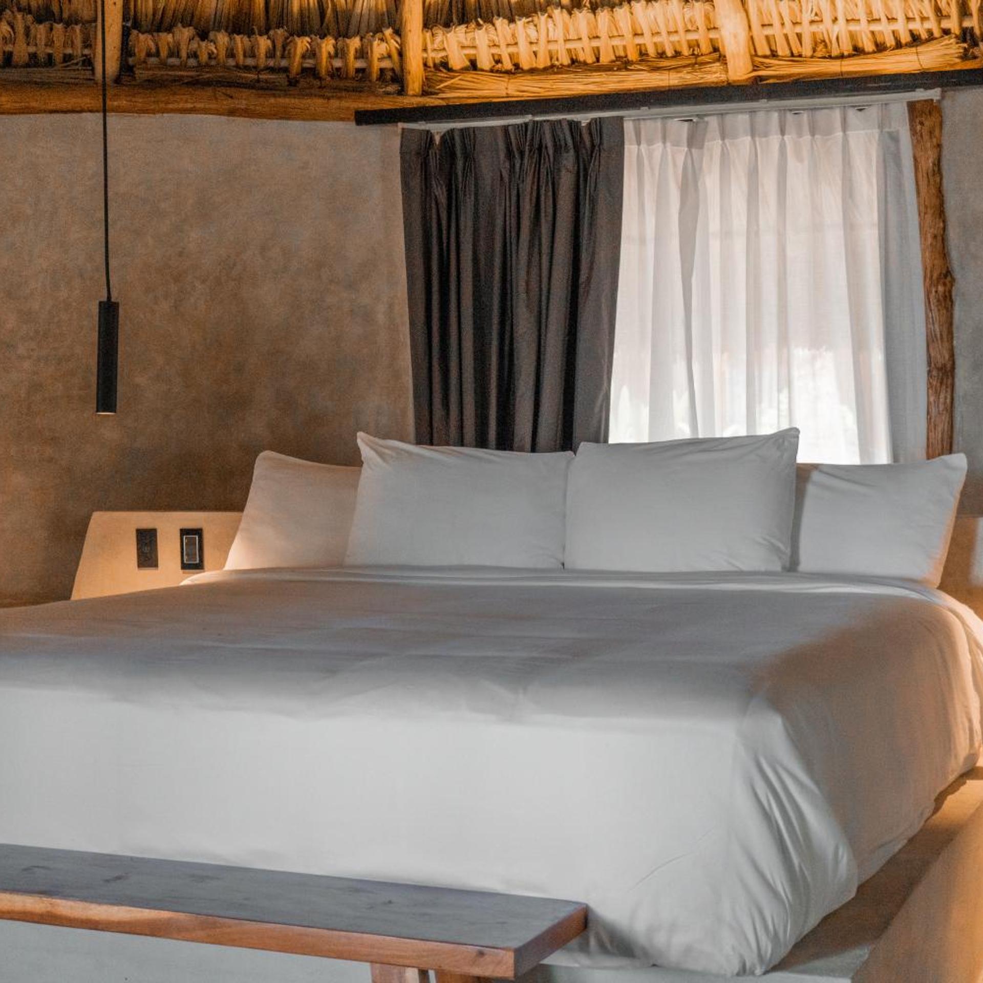 Room, Queen Bed, Garden View