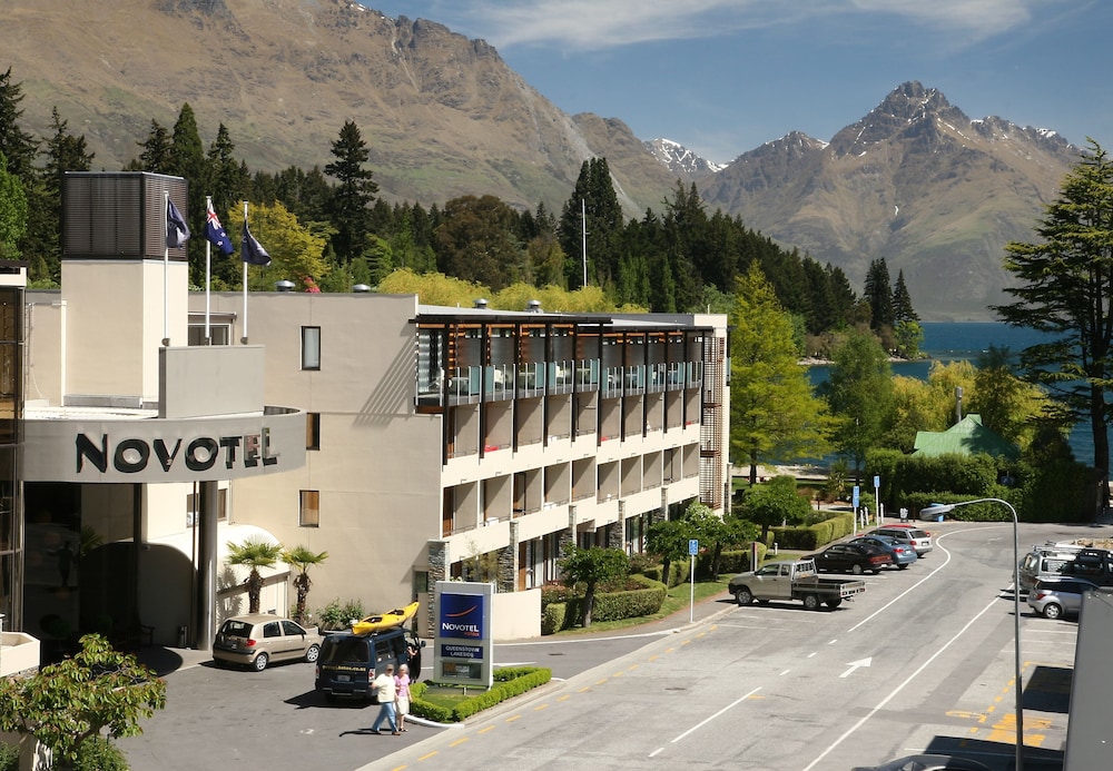 NOVOTEL QUEENSTOWN LAKESIDE 42/50