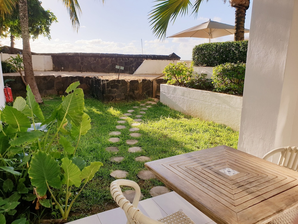 Le Beachclub Serviced Apartments And Villas 68/77