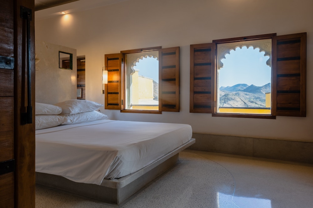 RAAS DEVIGARH(Formerly - DEVI GARH BY LEBUA) 23/70