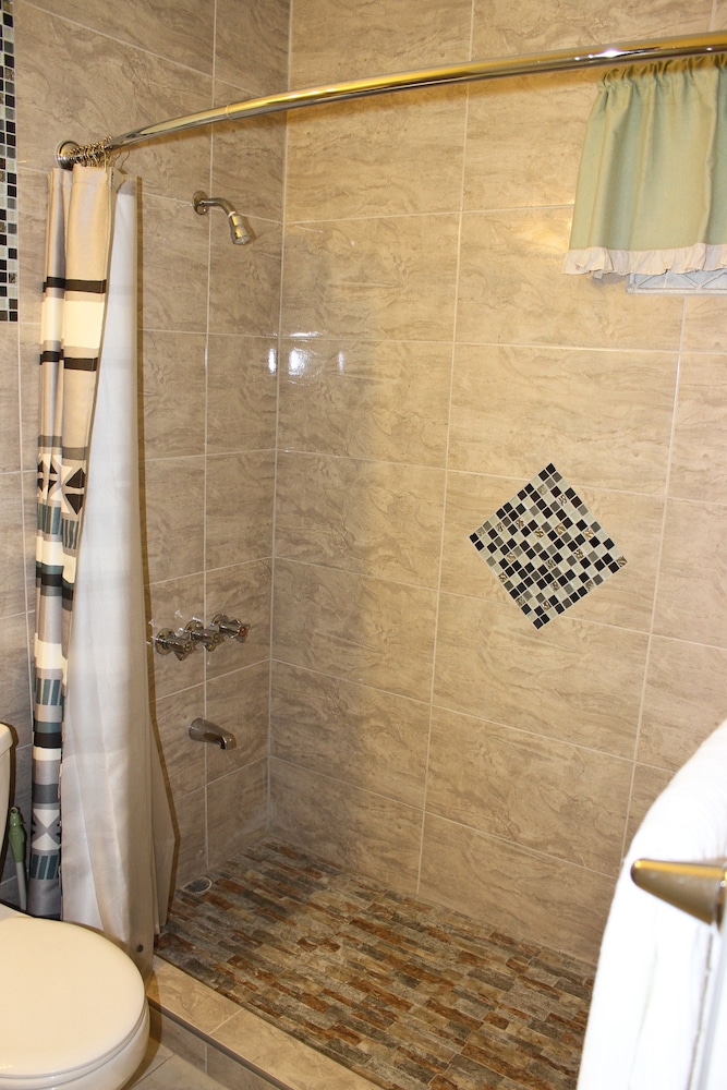 Sunset Strip Acadia Guest Apartment 16/16