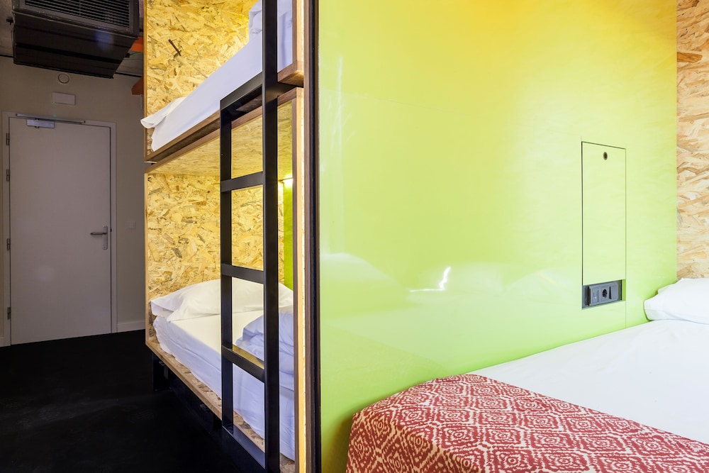 Bastardo Hostel 18/61
