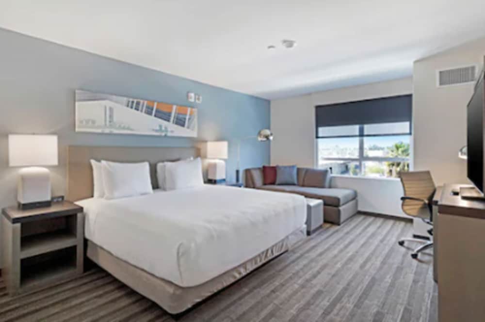 Hyatt House LA University Medical Center 13/48