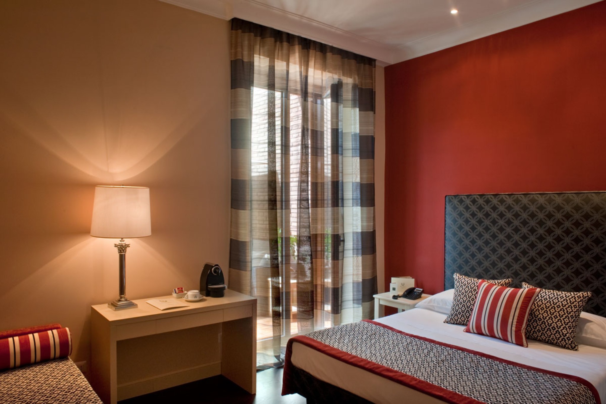 Deluxe, Double Bed