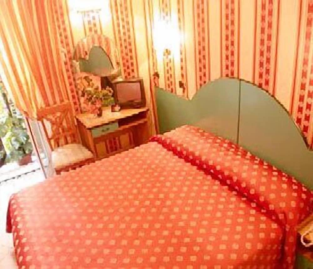 ECONOMY, SINGLE, DOUBLE BED