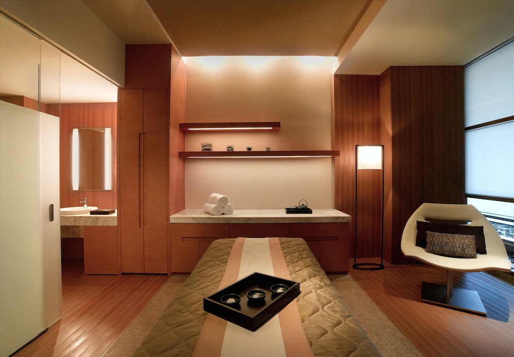 Hyatt On the Bund Hotel 21/49