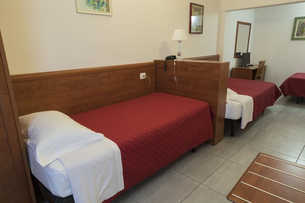 COMFORT, TRIPLE, MULTIPLE BEDS