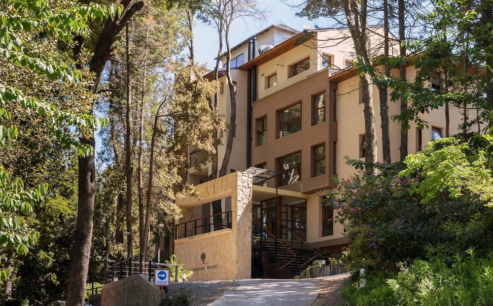Boutique Hotel And Cabanas Bosque de Nahuel 74/78