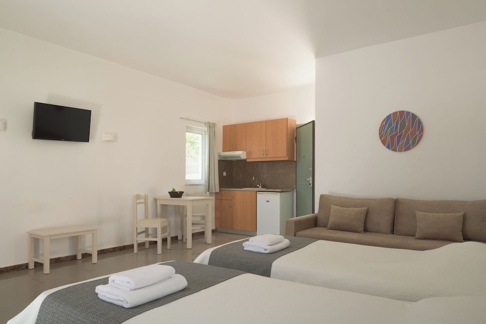 REINA APARTMENTS 17/31