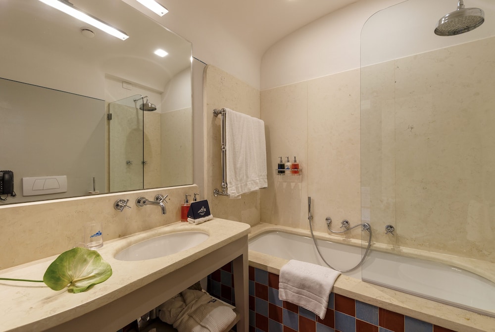 BORGO SCOPETO RELAIS 75/76