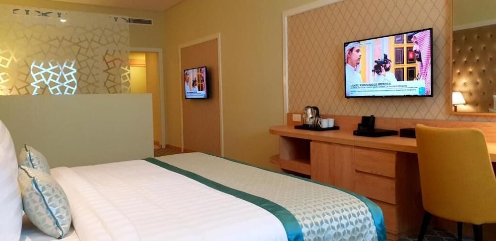 Room at JACOBS GARDEN HOTEL BUR DUBAI, DUBAI