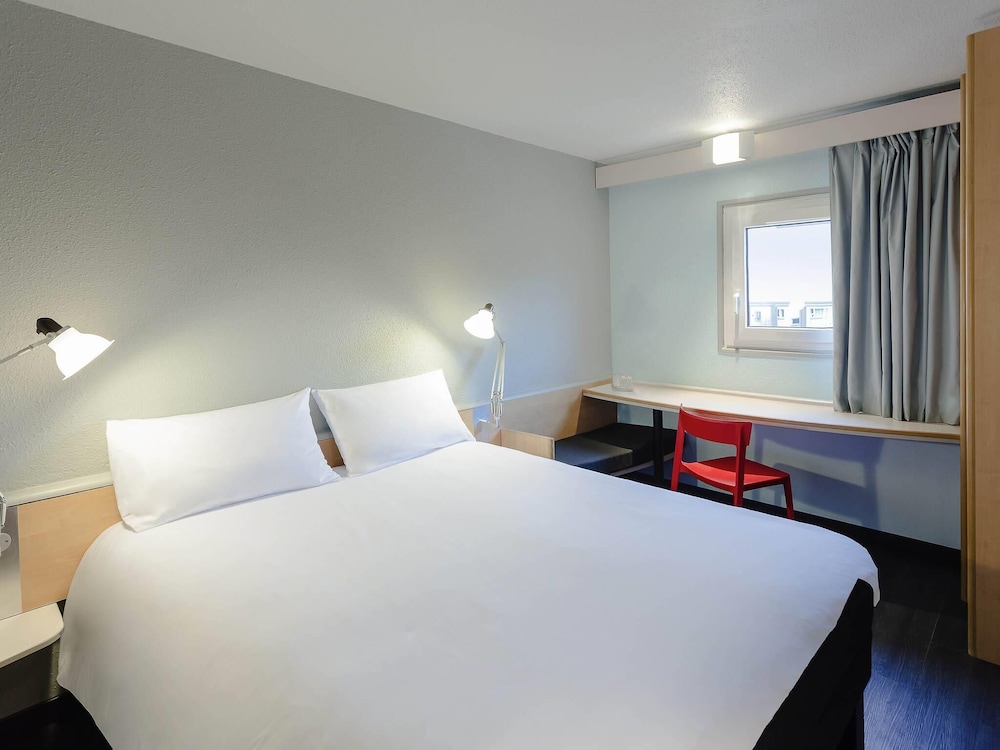 Ibis Bourges 26/70