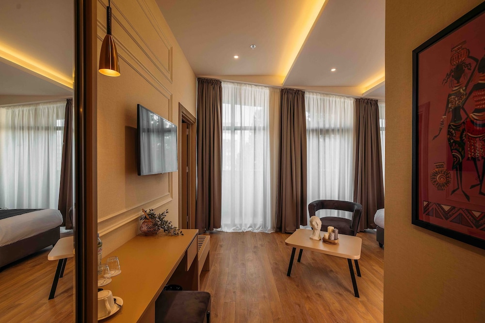 Hotel Monday 47/63