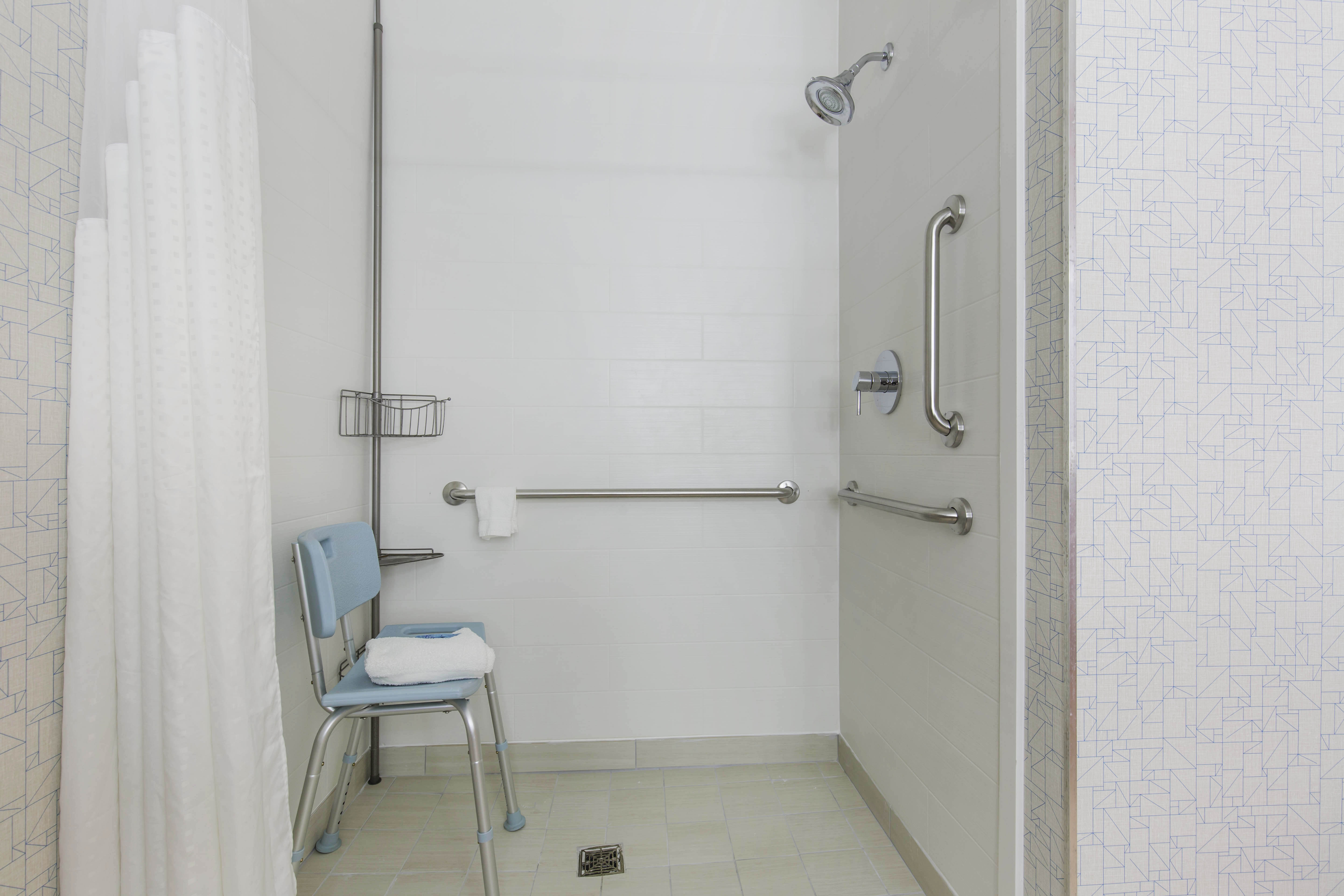 Holiday Inn Express and Suites Chicago West St Charles an IHG Hotel 71/72
