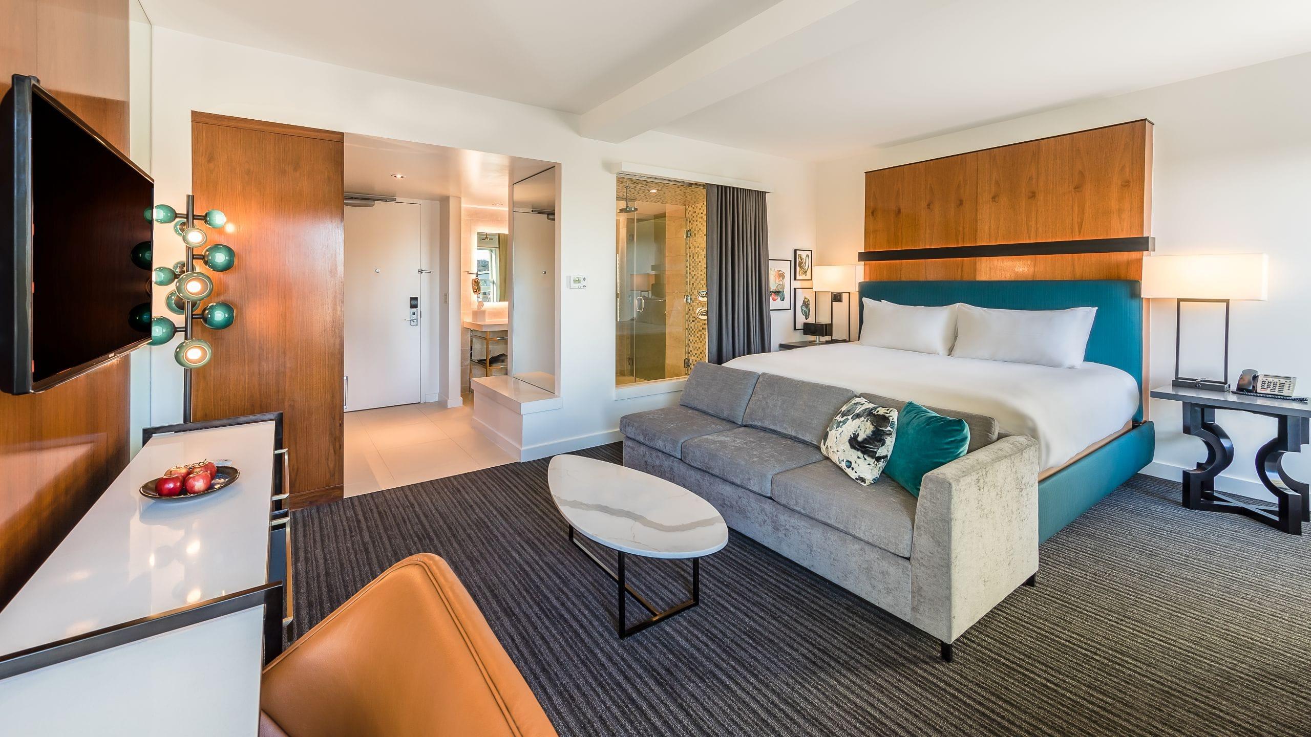 Deluxe, King Bed