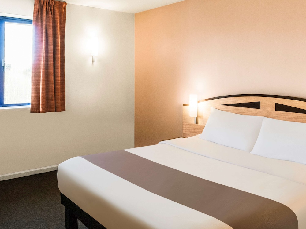 Ibis Rotherham East - M18 - M1 8/44