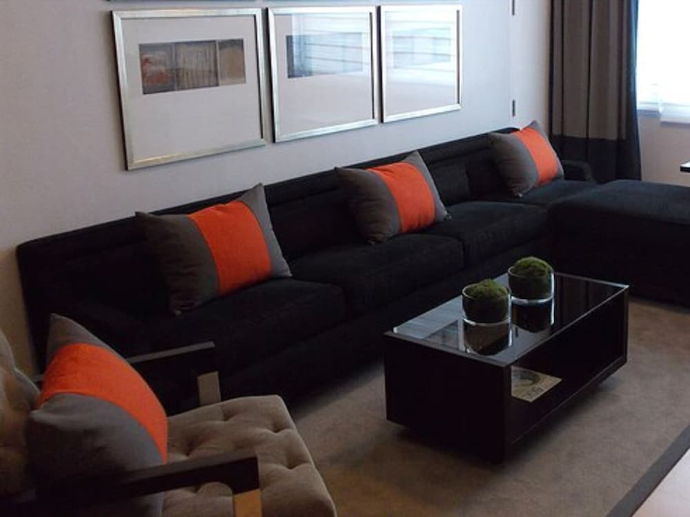 Avant Serviced Suites 28/52