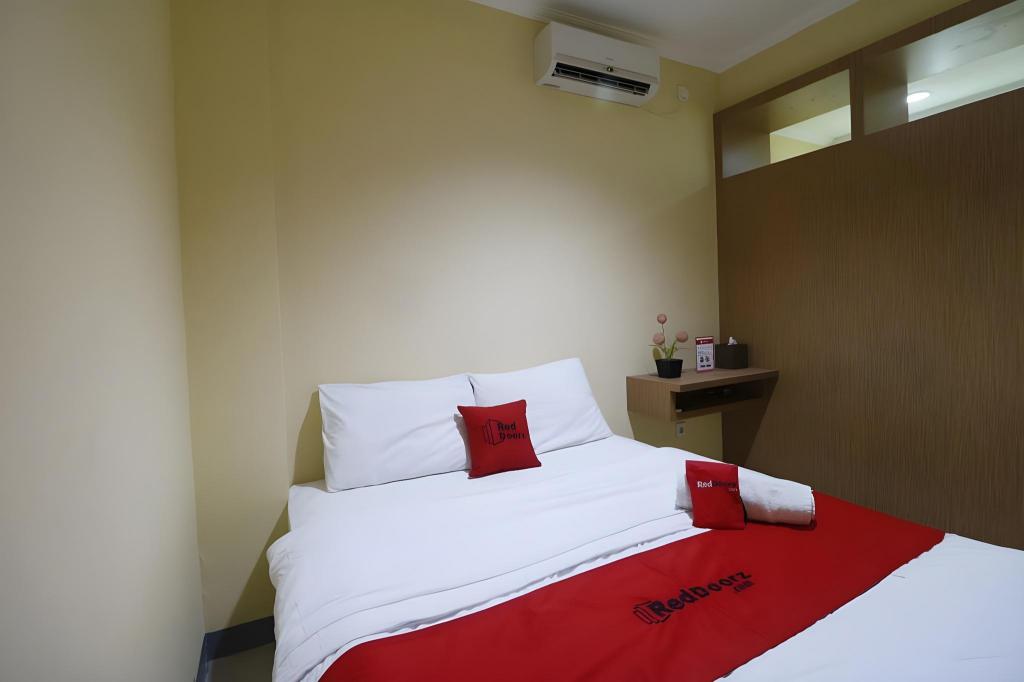 Reddoorz Near Itc Cempaka Mas 22/54
