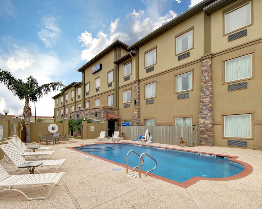 Comfort Inn & Suites Donna Near I-2 6/44