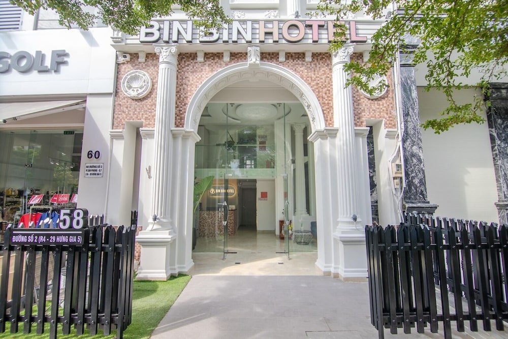 Bin Bin Hotel 3 7/50