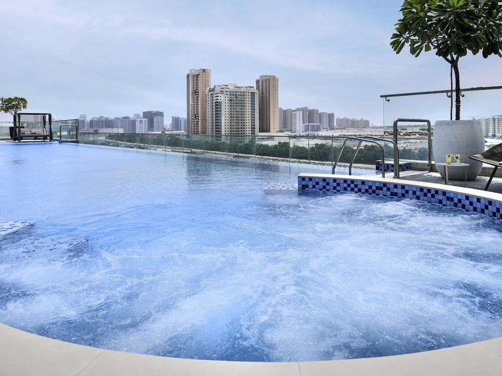 Movenpick Jumeirah Village Triangle 54/82