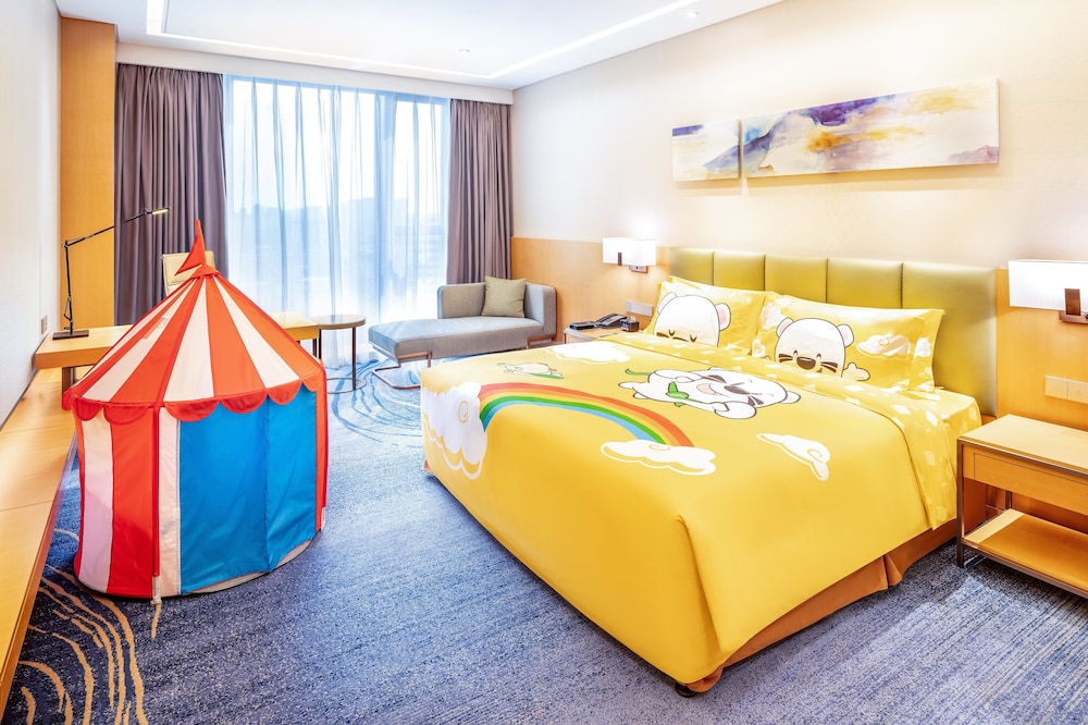 Holiday Inn Neijiang Riverside 30/81