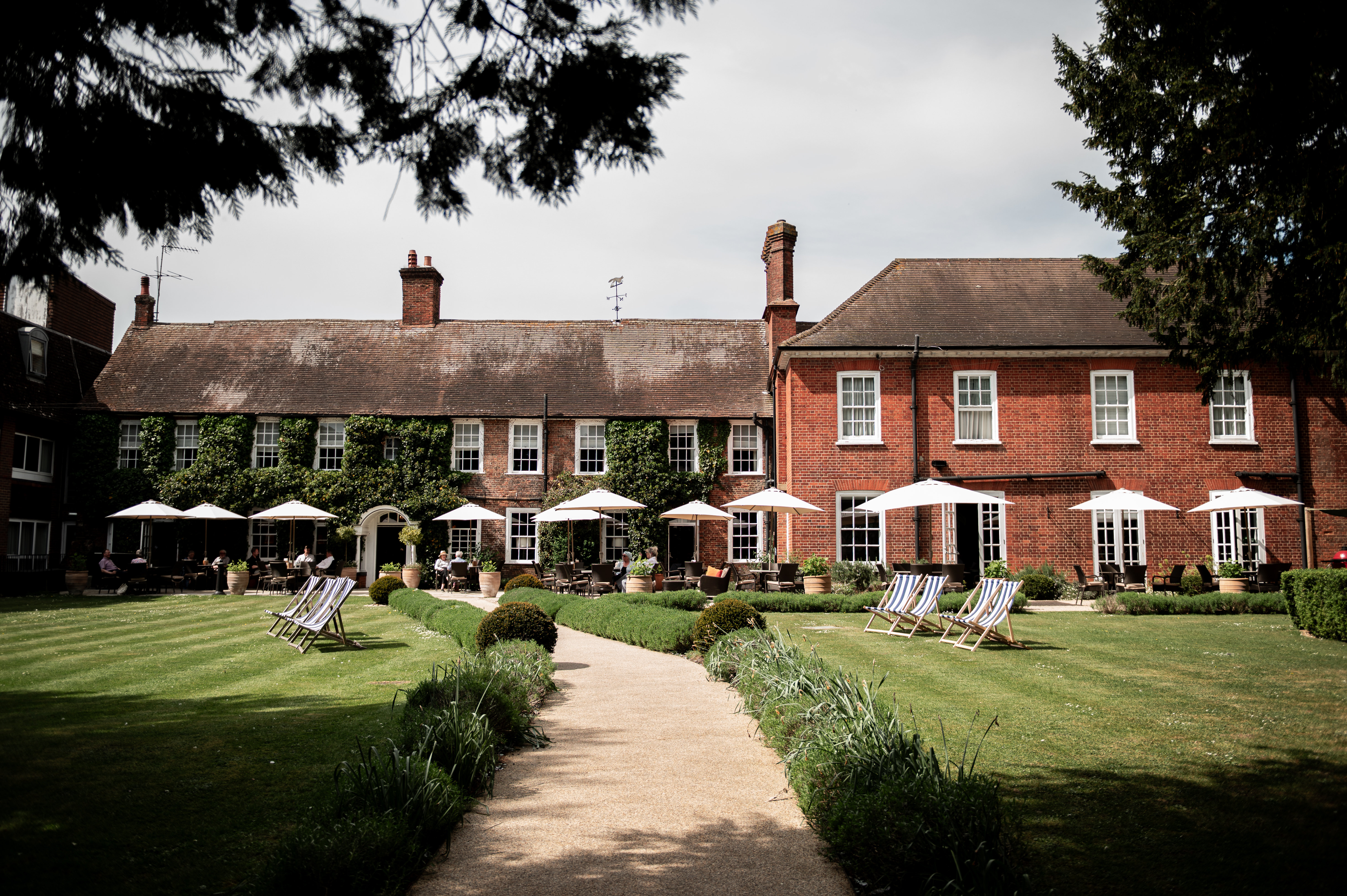 Bush Hotel Farnham 43/50