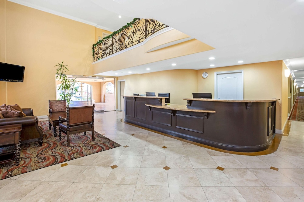 La Quinta Inn Suites Moreno Valley 4/53