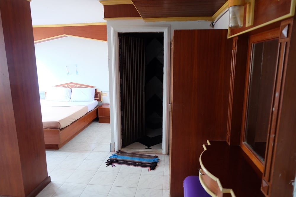 Satit Padang Hotel 14/19