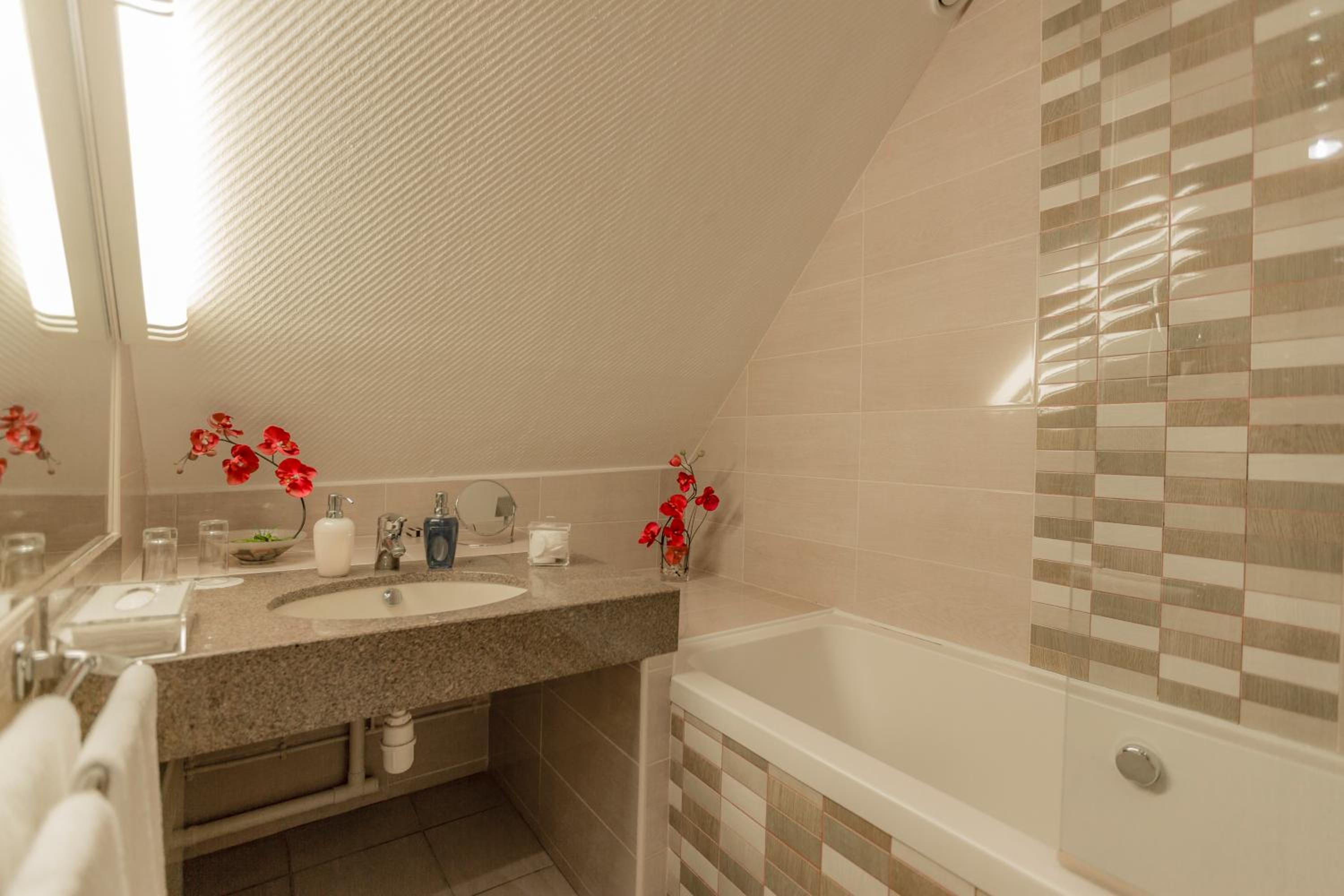 Clarion Collection Hotel Saint Jean 47/50