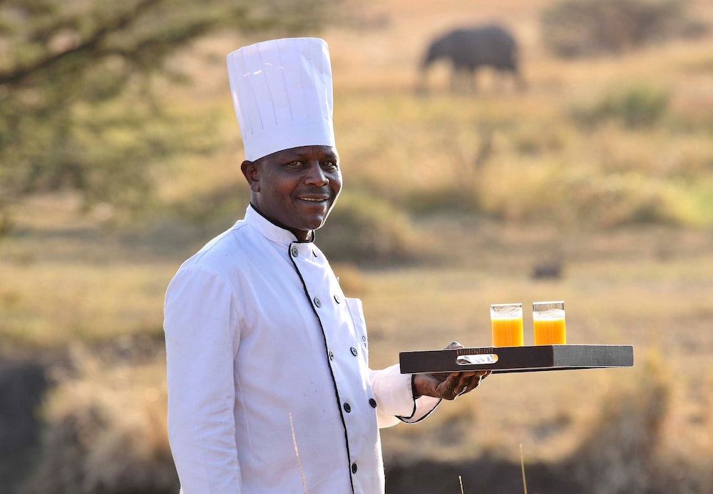 OLARE MARA KEMPINSKI MASAI MARA 6/50