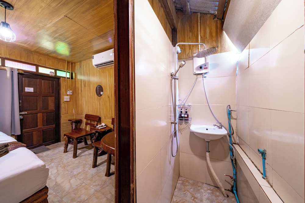 Athithara Homestay 66/68