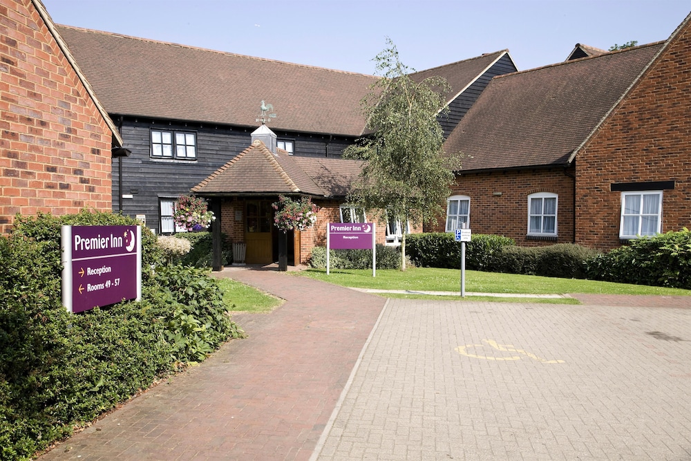 Premier Inn St. Albans/Bricket Wood 30/33