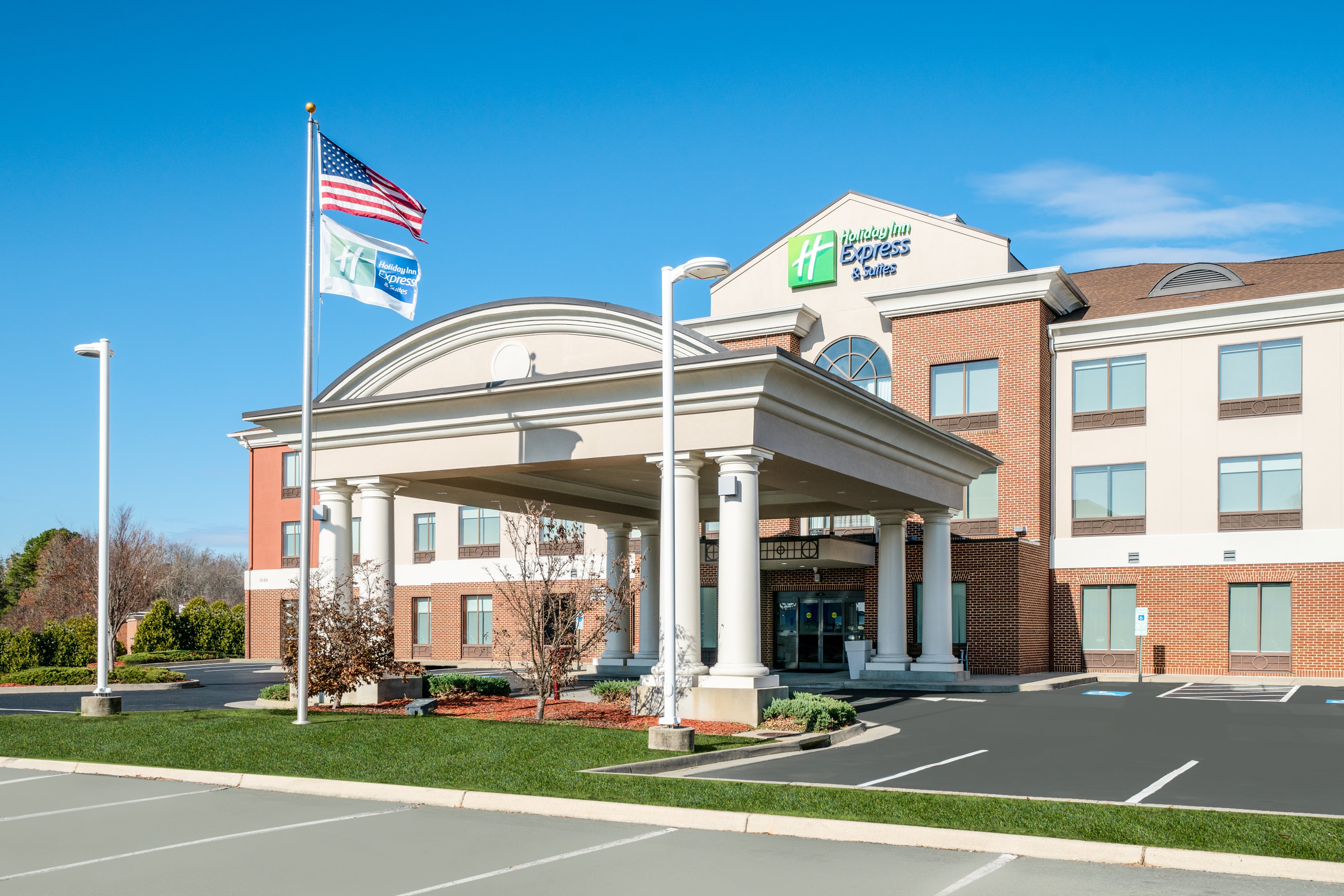 Holiday Inn Express Hotel & Suites Tappahannock 41/44