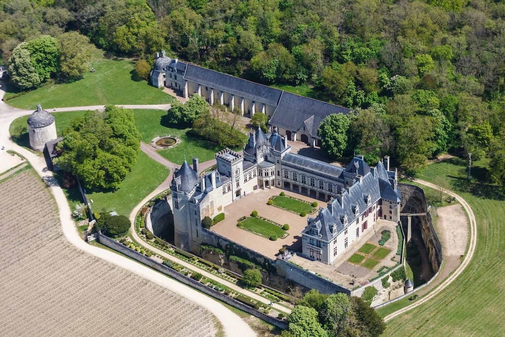 Kyriad Saumur Centre 40/42